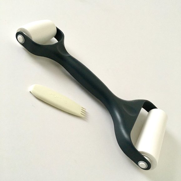 Pampered Chef Baker’s Roller Pastry Dough Double Rolling Pin - Picture 1 of 6